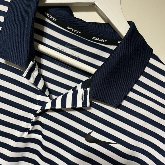 NIKE Golf Shirt - Picture 4 of 6